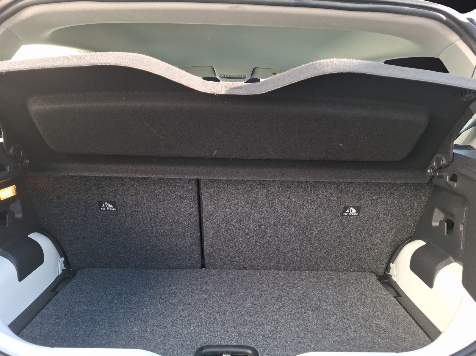 Fahrzeugabbildung Volkswagen up! 1.0 Klima DAB GRA RFK SHZ