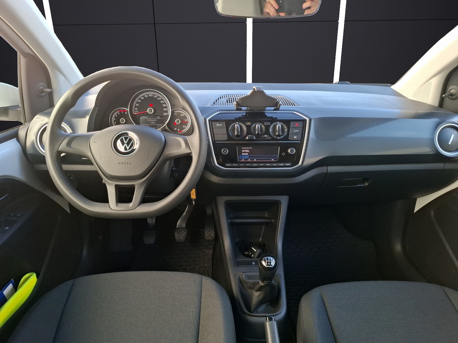 Fahrzeugabbildung Volkswagen up! 1.0 Klima DAB GRA RFK SHZ