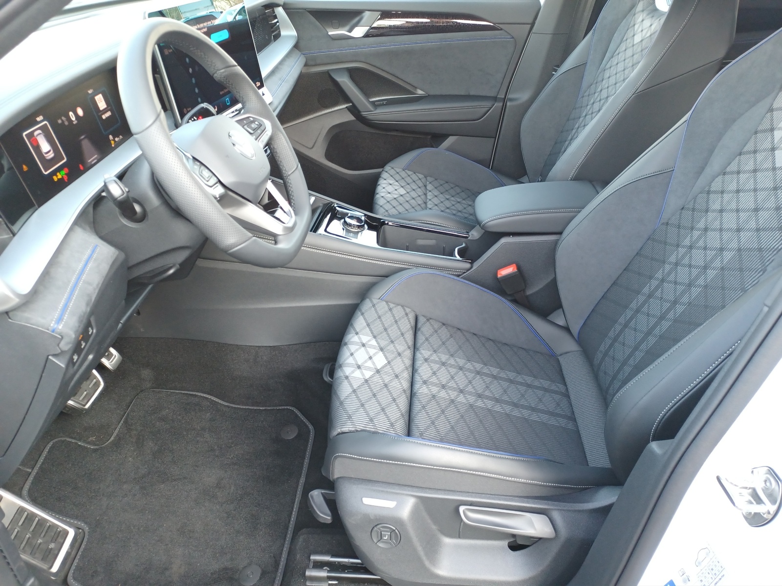 Fahrzeugabbildung Volkswagen Tayron TDI 4M R-Line