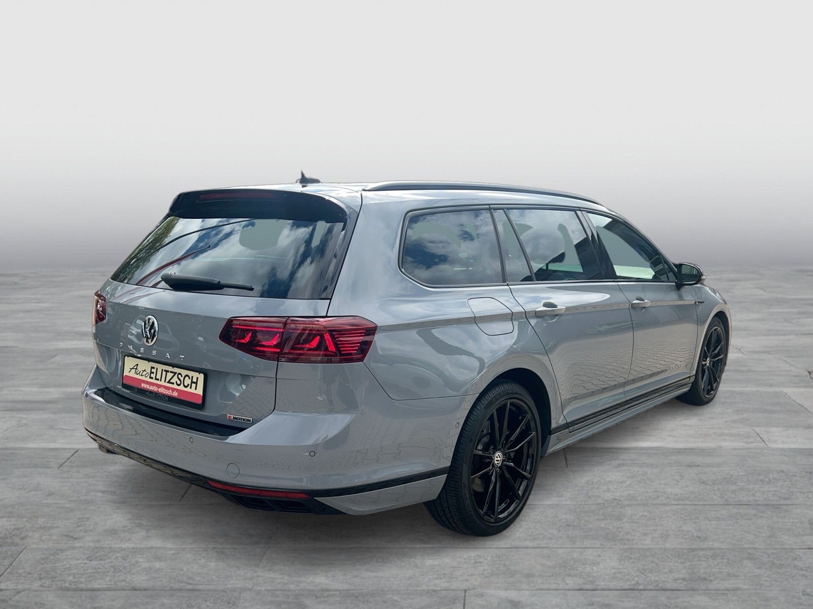 Fahrzeugabbildung Volkswagen Passat Variant TDI Elegance DSG 4M Matrix Navi AID Leder ACC RFK SH 19