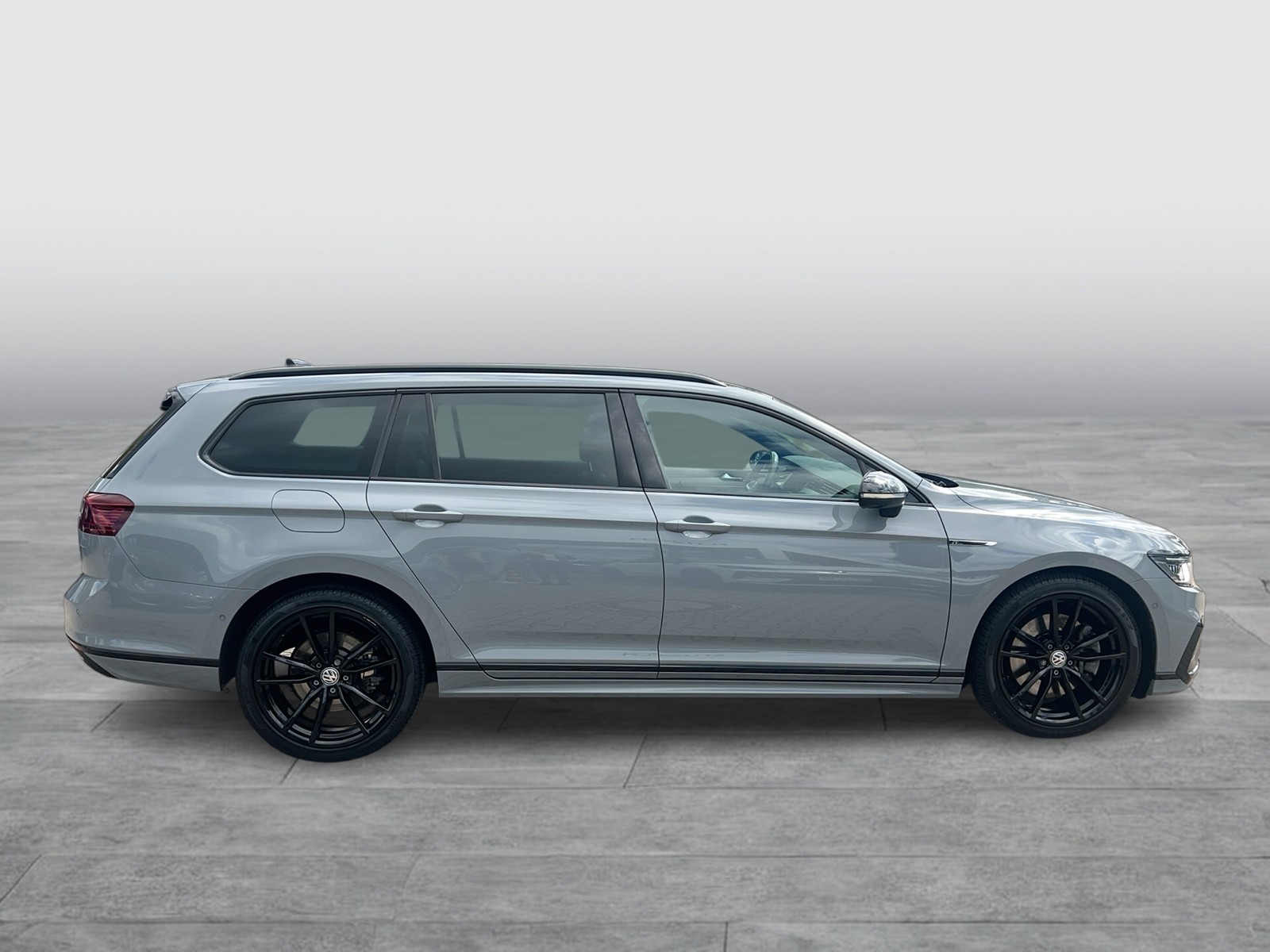 Fahrzeugabbildung Volkswagen Passat Variant TDI Elegance DSG 4M Matrix Navi AID Leder ACC RFK SH 19