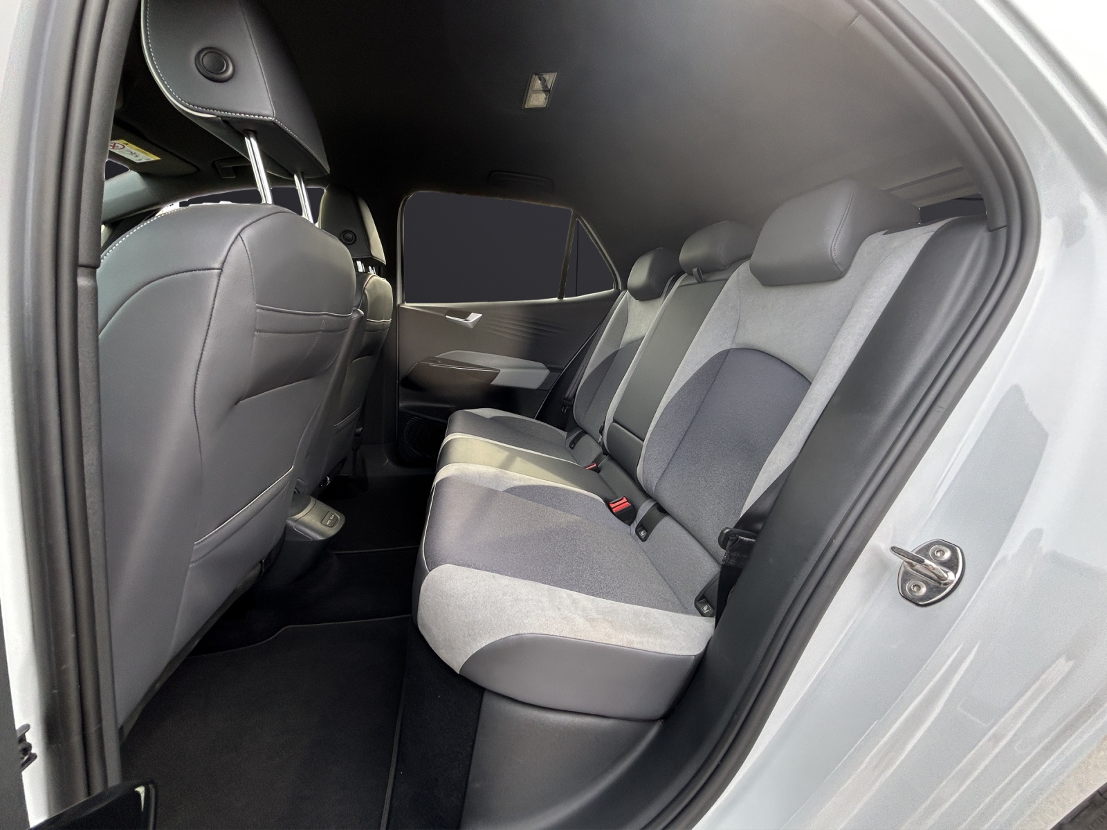 Fahrzeugabbildung Volkswagen ID.3 Pro Performance Business Matrix ACC SH PDC AID Navi