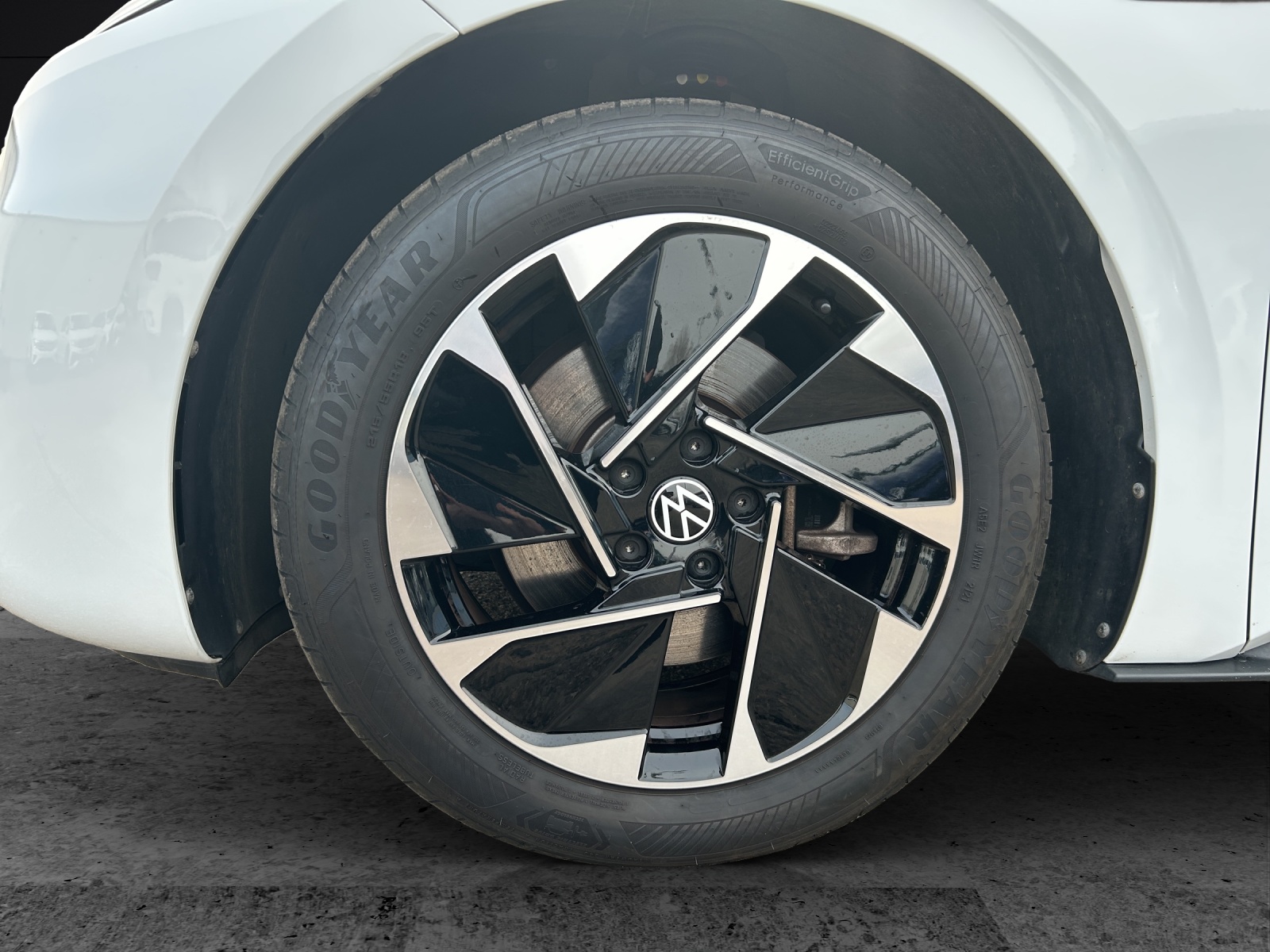 Fahrzeugabbildung Volkswagen ID.3 Pro Performance Business Matrix ACC SH PDC AID Navi