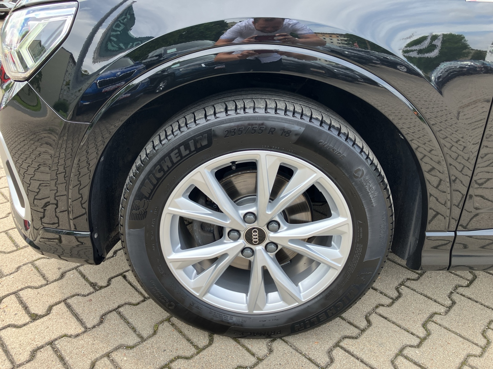 Fahrzeugabbildung Audi Q3 Sportback 35 TDI quattro S-line S-tronic LED AHK AVC