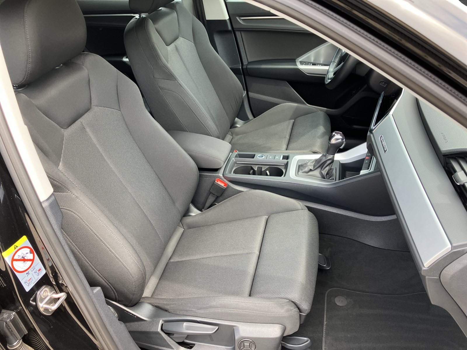 Fahrzeugabbildung Audi Q3 Sportback 35 TDI quattro S-line S-tronic LED AHK AVC