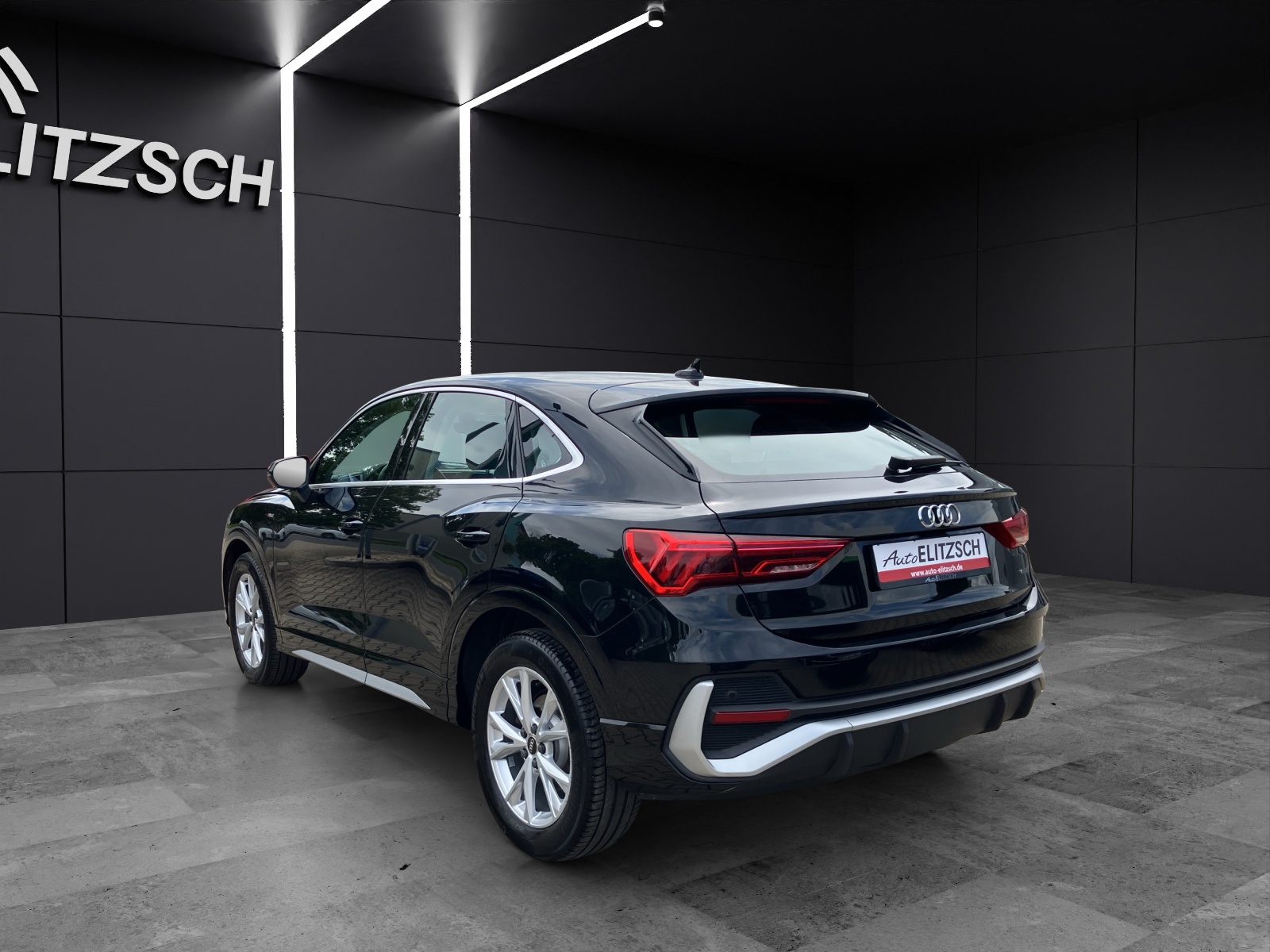 Fahrzeugabbildung Audi Q3 Sportback 35 TDI quattro S-line S-tronic LED AHK AVC