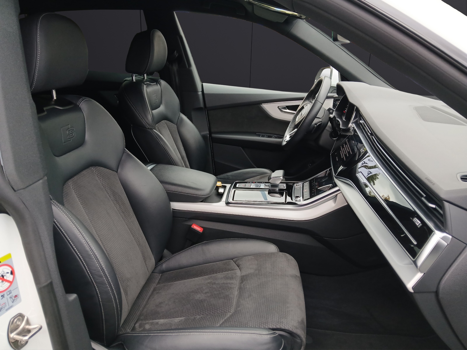 Fahrzeugabbildung Audi Q8 55 TFSI e quattro 2 x S line LED LUFT NAVI 21