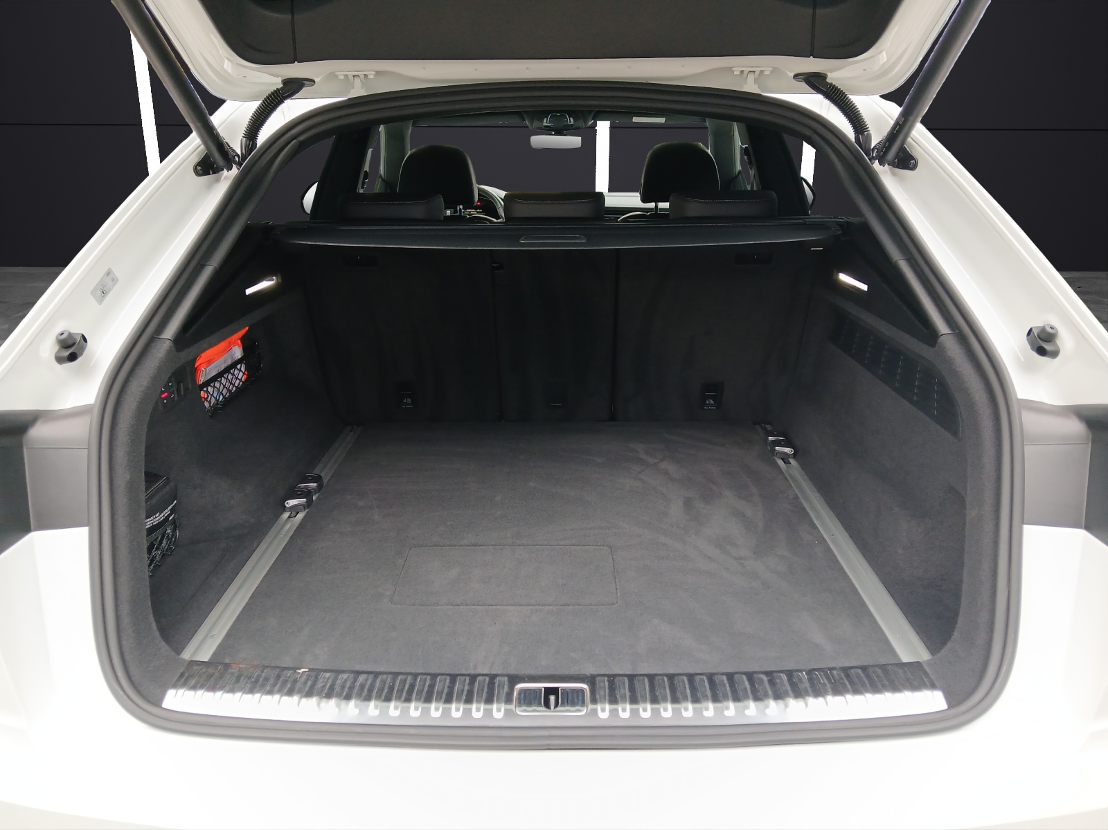 Fahrzeugabbildung Audi Q8 55 TFSI e quattro 2 x S line LED LUFT NAVI 21