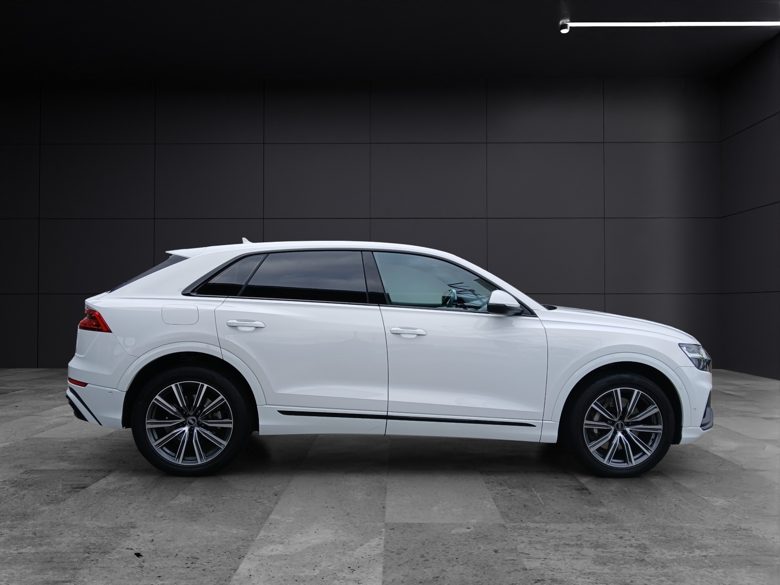 Fahrzeugabbildung Audi Q8 55 TFSI e quattro 2 x S line LED LUFT NAVI 21