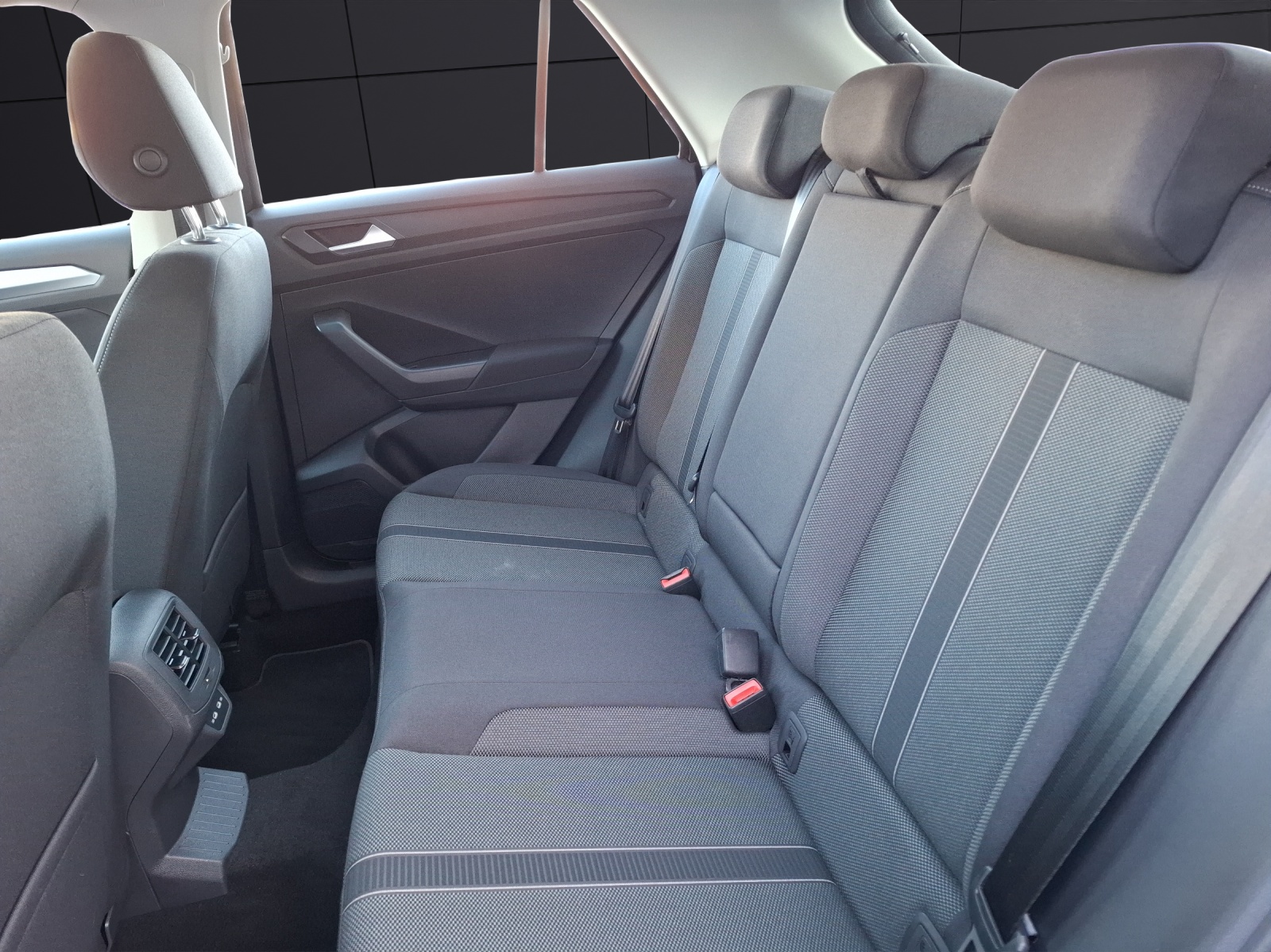 Fahrzeugabbildung Volkswagen T-Roc TSI Life LEDplus ACC Kamera Sound Navi