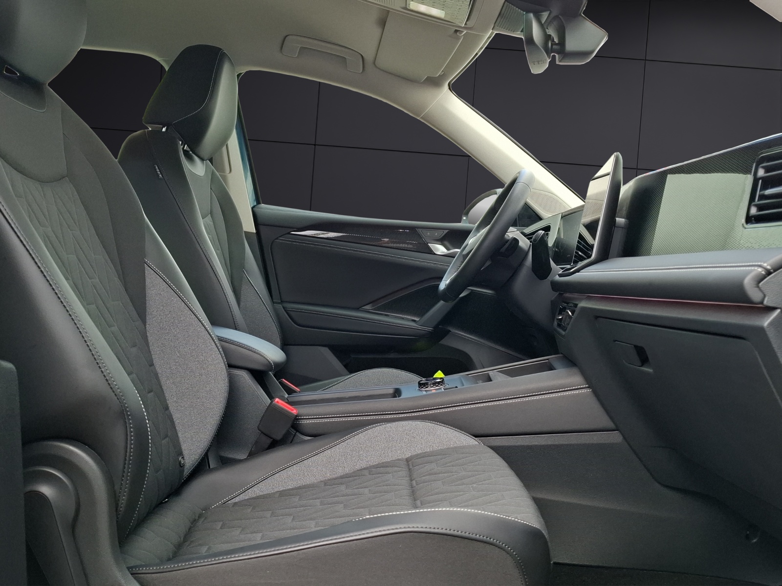 Fahrzeugabbildung Volkswagen Tiguan eTSI Goal LED AHK Navi AID ACC RFK SH