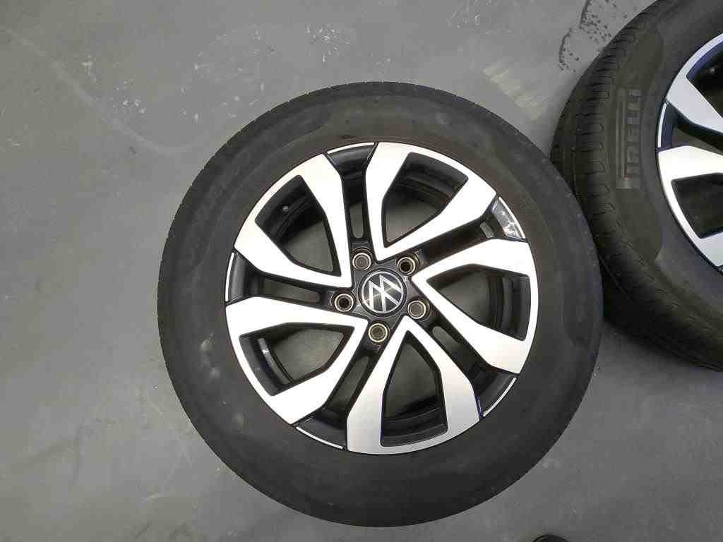 Fahrzeugabbildung Volkswagen Touran TSI Active DSG LED AHK Navi ACC PDC SH