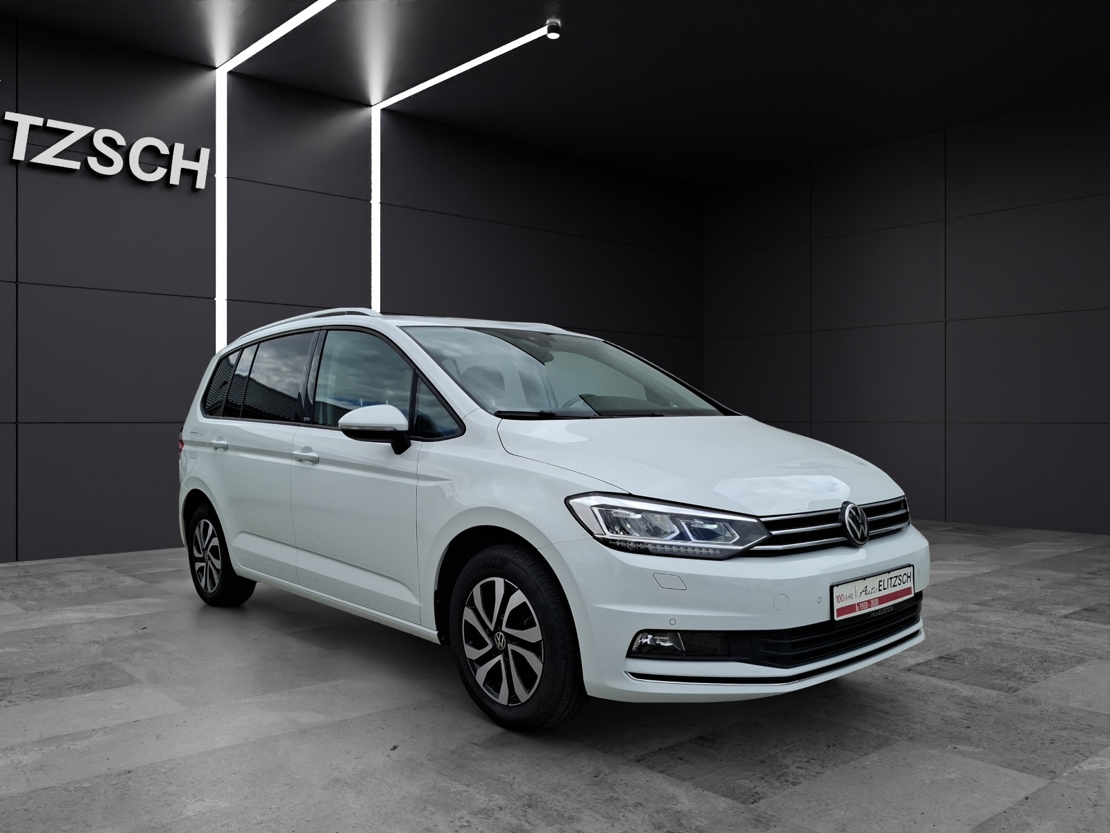 Fahrzeugabbildung Volkswagen Touran TSI Active DSG LED AHK Navi ACC SHZ PDC