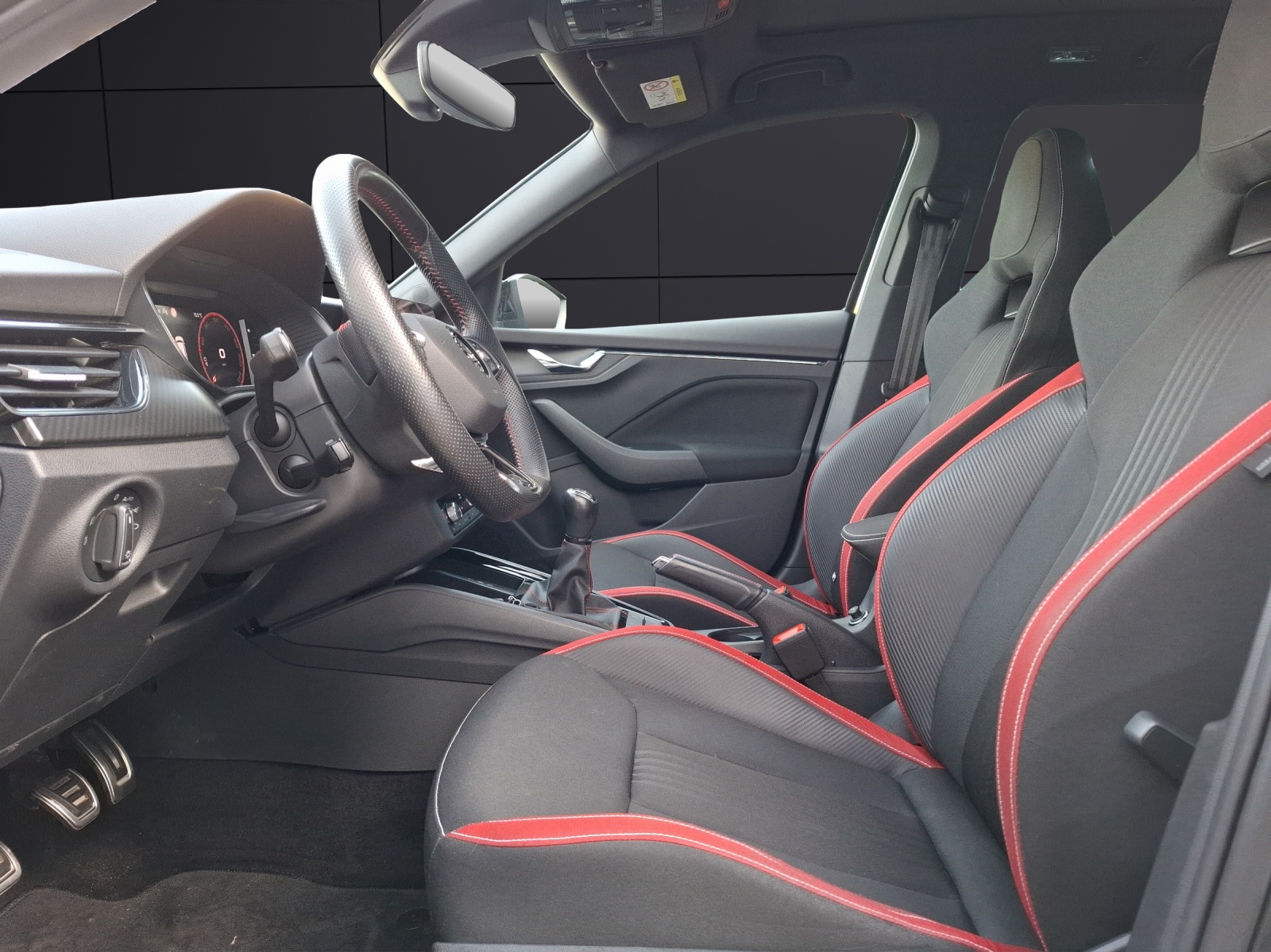 Fahrzeugabbildung SKODA Kamiq TSI Monte-Carlo LED Navi AID Pano ACC PDC SH 18