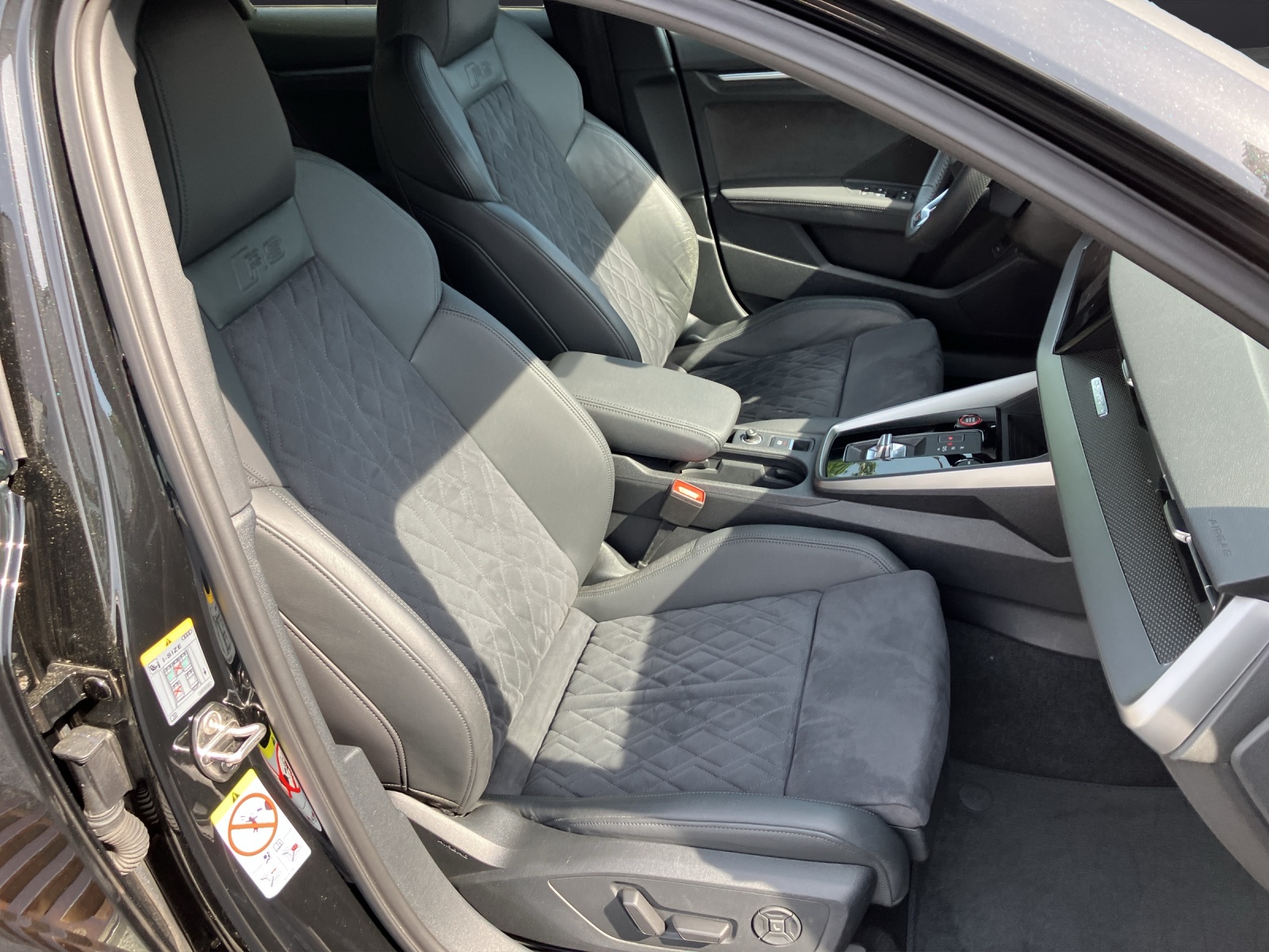Fahrzeugabbildung Audi RS 3 Sportback quattro Matrix Navi ACC Head-Up 360°