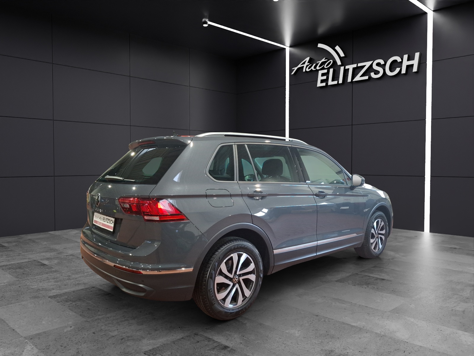 Fahrzeugabbildung Volkswagen Tiguan TSI Active LED Navi ACC PDC SH