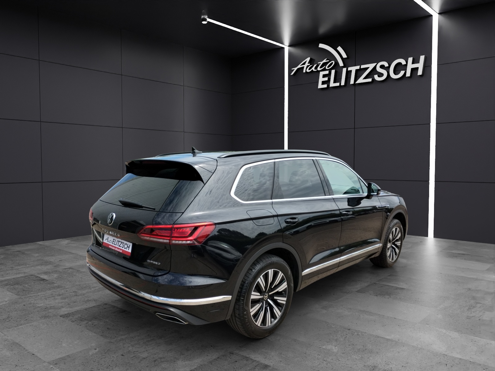 Fahrzeugabbildung Volkswagen Touareg Elegance 4M eHybrid LED PANO AHK SHZ PDC Navi