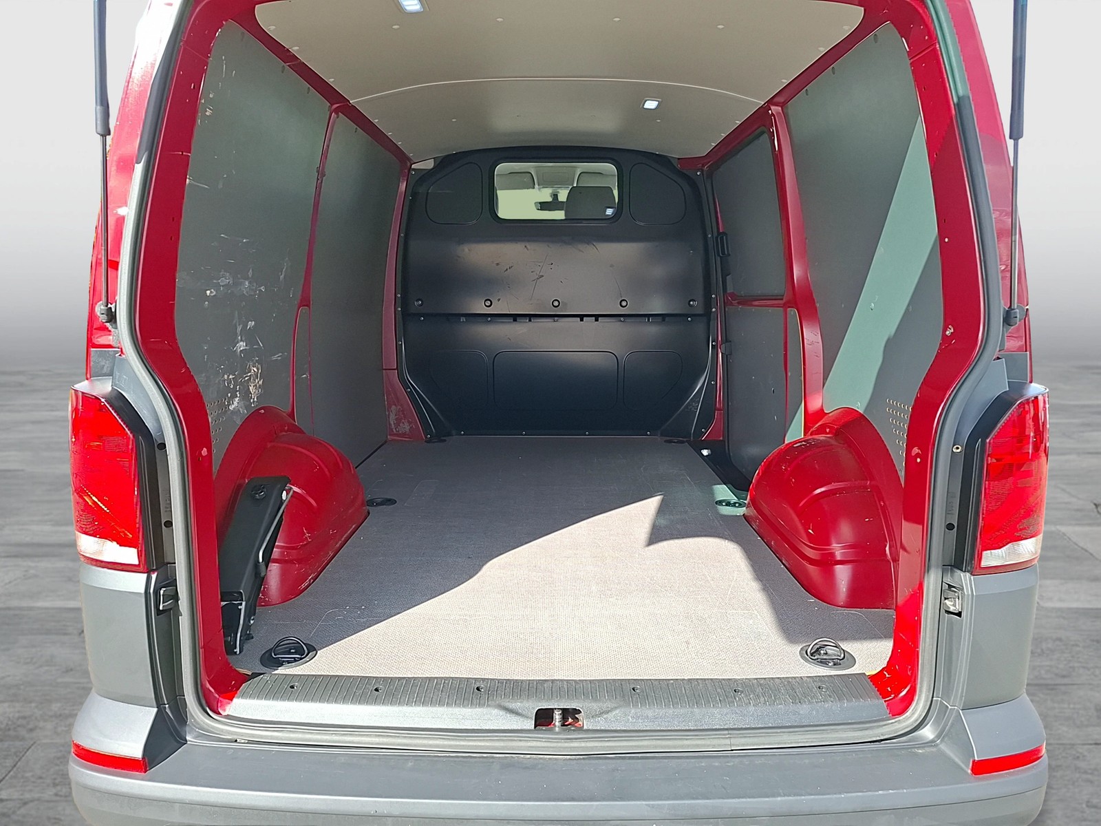 Fahrzeugabbildung Volkswagen T6 Transporter T6.1 TDI Kasten AHK Navi Klima RFK