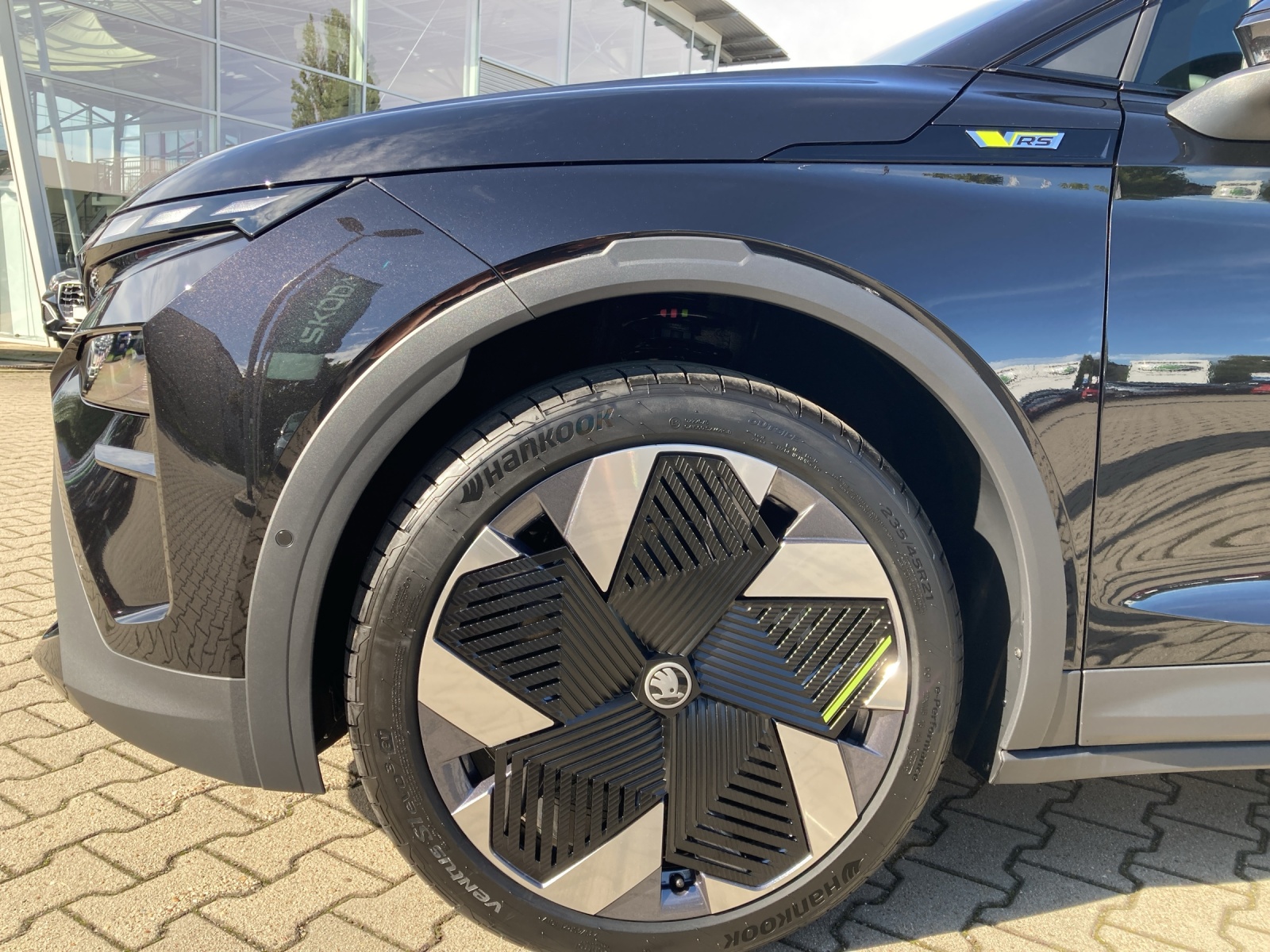 Fahrzeugabbildung SKODA Elroq RS 4x4 Maxx AHZV Wärmepumpe