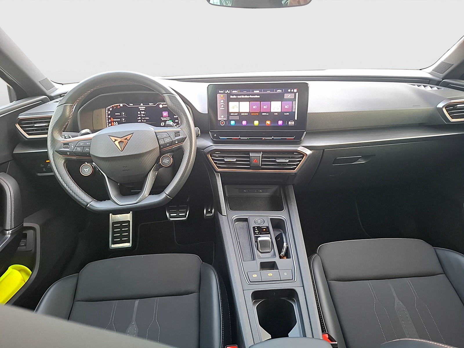 Fahrzeugabbildung CUPRA Leon ST VZ 4Drive DSG LED AHK Navi AID ACC RFK SH 19