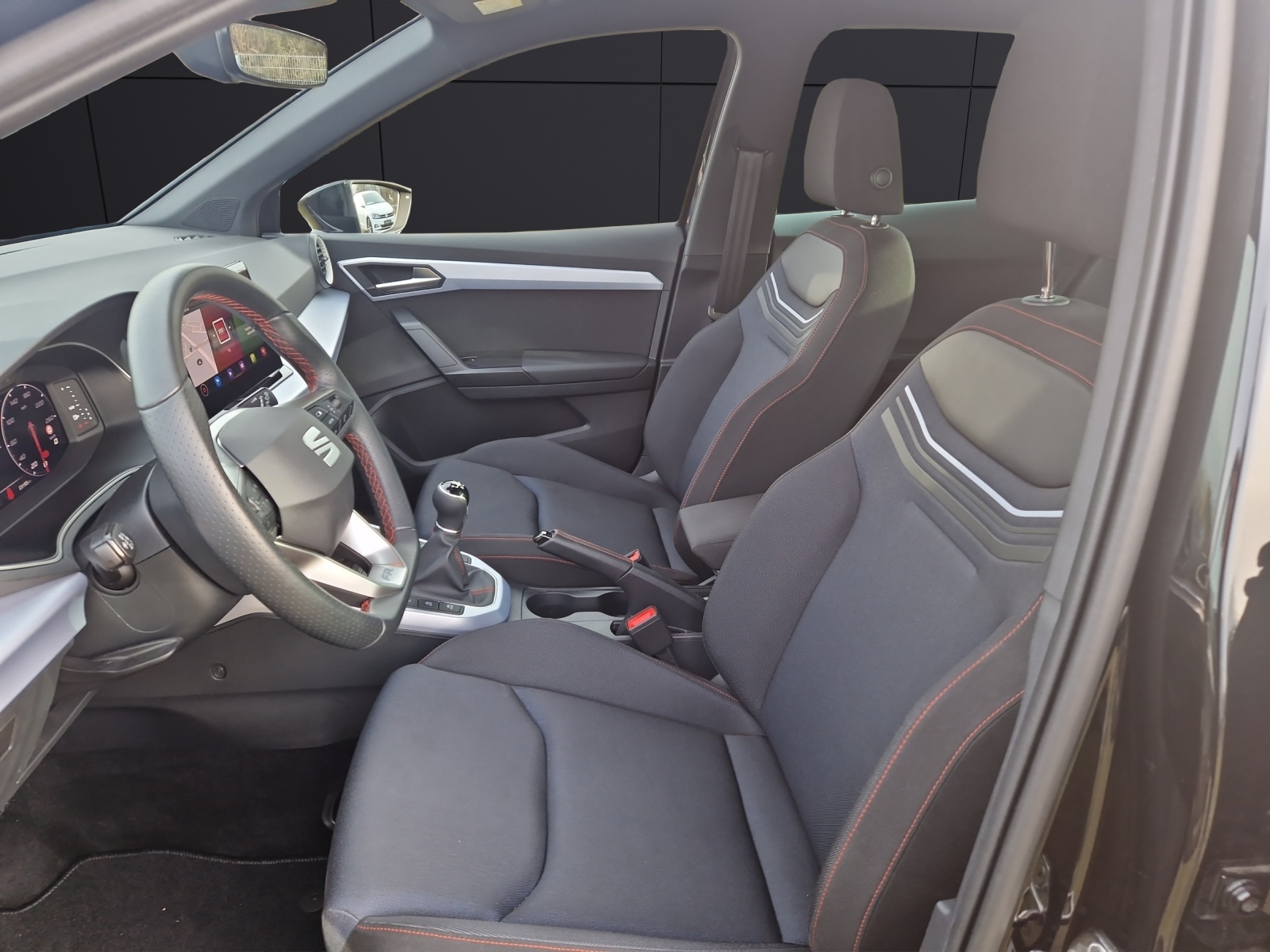 Fahrzeugabbildung SEAT Arona TSI FR LED ACC AID NAVI PDC SHZ LM