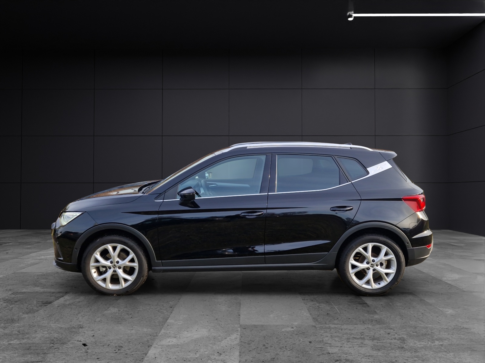Fahrzeugabbildung SEAT Arona TSI FR LED ACC AID NAVI PDC SHZ LM