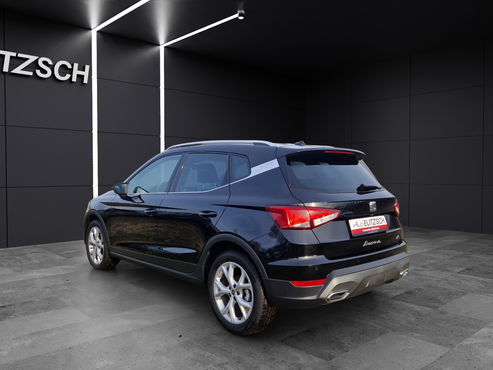 Fahrzeugabbildung SEAT Arona TSI FR LED ACC AID NAVI PDC SHZ LM