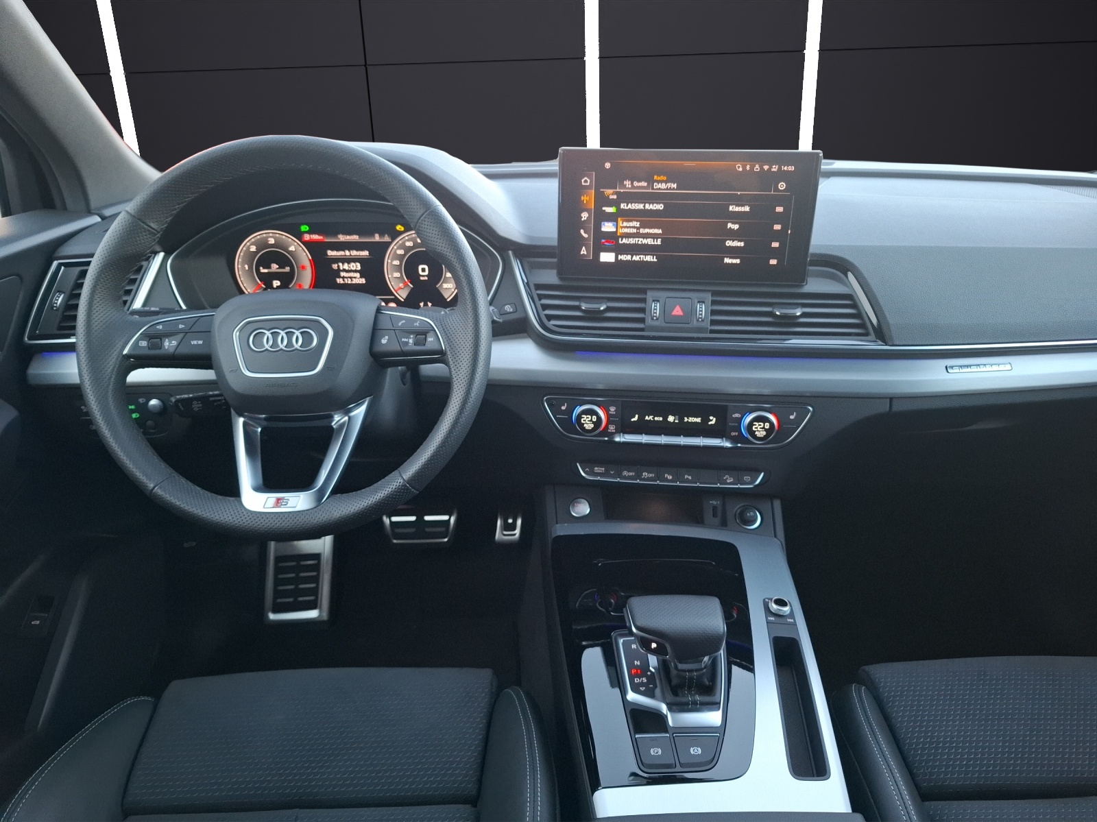 Fahrzeugabbildung Audi Q5 40 TDI S-line quattro S-tronic Matrix AHK Pano HUD AVC ACC SH 20