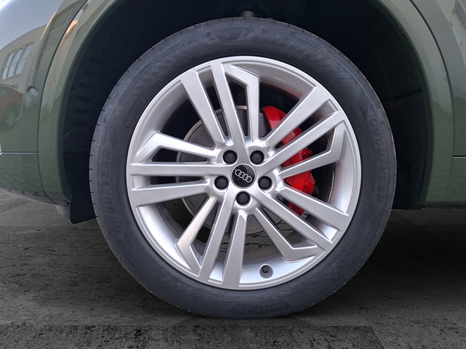 Fahrzeugabbildung Audi Q5 40 TDI S-line quattro S-tronic Matrix AHK Pano HUD AVC ACC SH 20