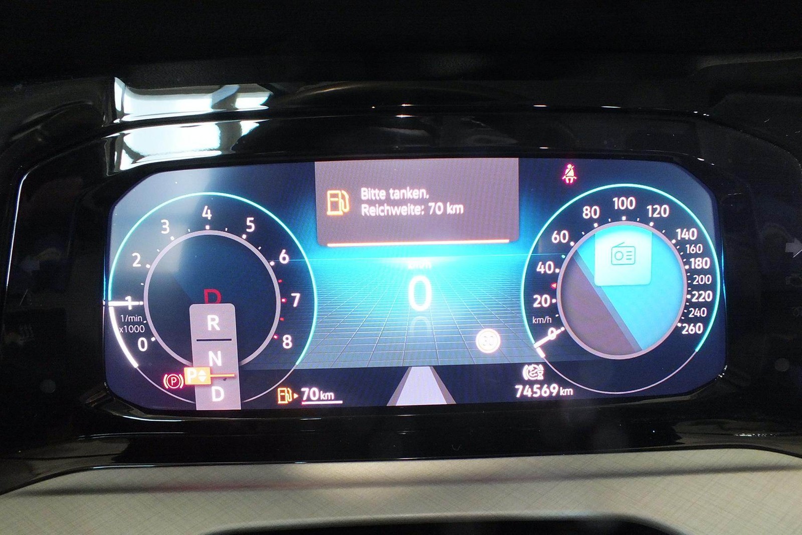 Fahrzeugabbildung Volkswagen Golf VIII Variant eTSI Life DSG LED AHK Navi AID ACC PDC SH