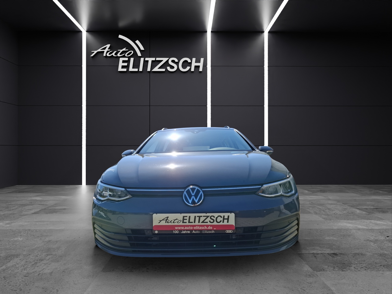 Fahrzeugabbildung Volkswagen Golf VIII Variant eTSI Life DSG LED AHK Navi AID ACC PDC SH