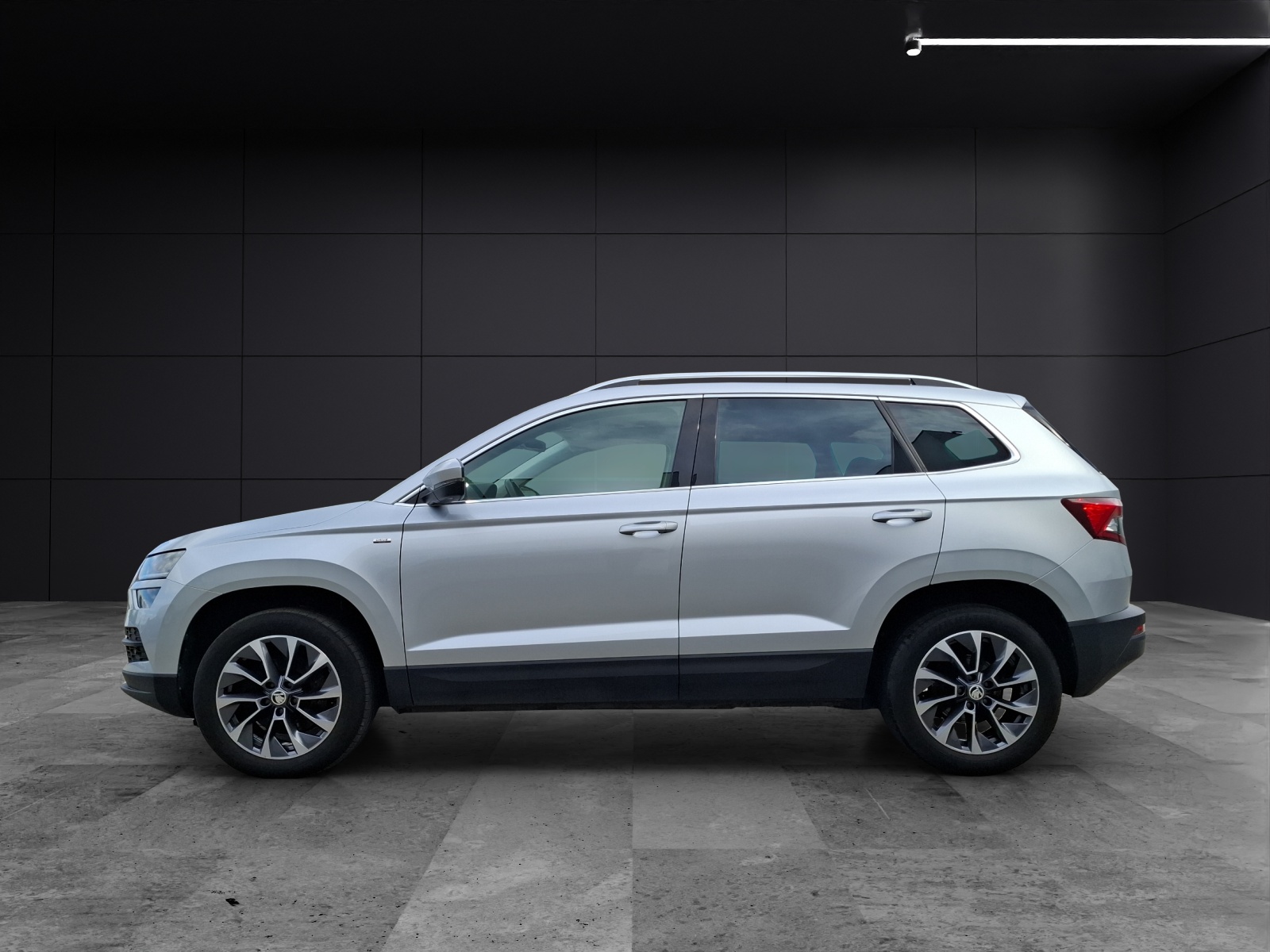 Fahrzeugabbildung SKODA Karoq TDI Drive-125 LED Navi ACC RFK SH