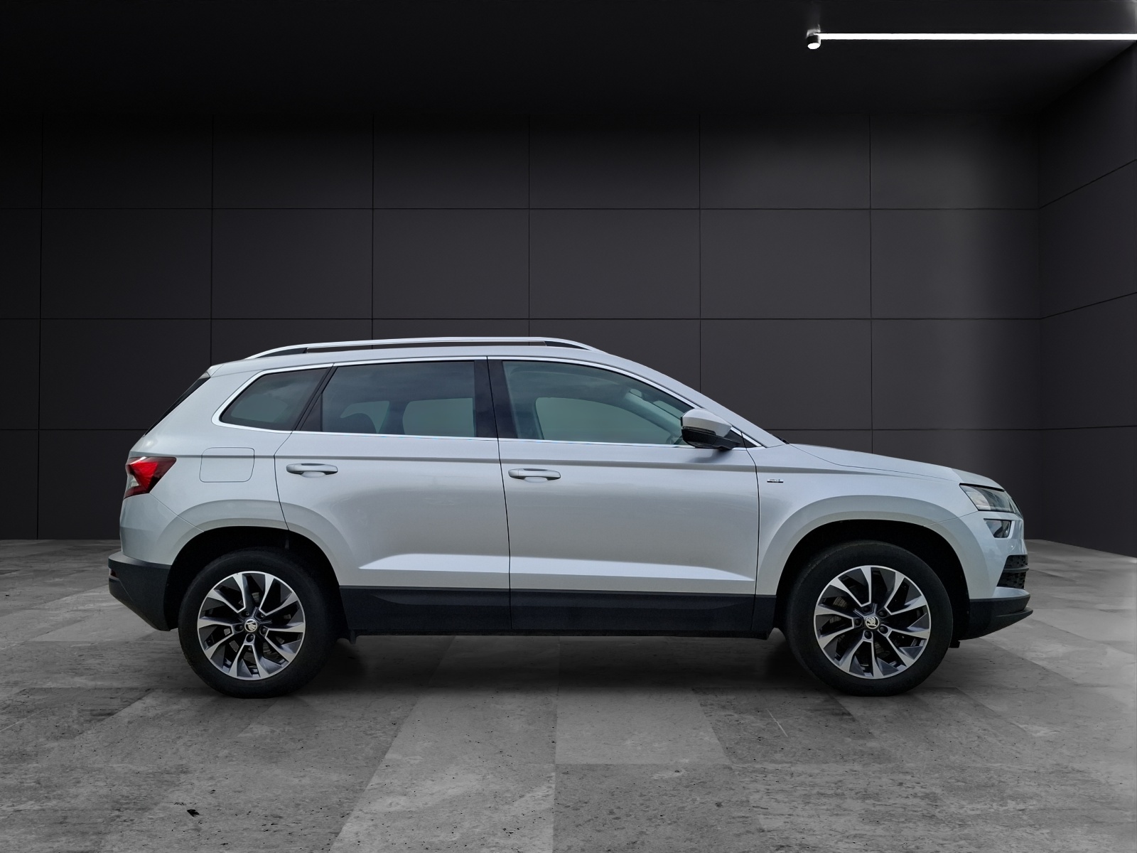 Fahrzeugabbildung SKODA Karoq TDI Drive-125 LED Navi ACC RFK SH