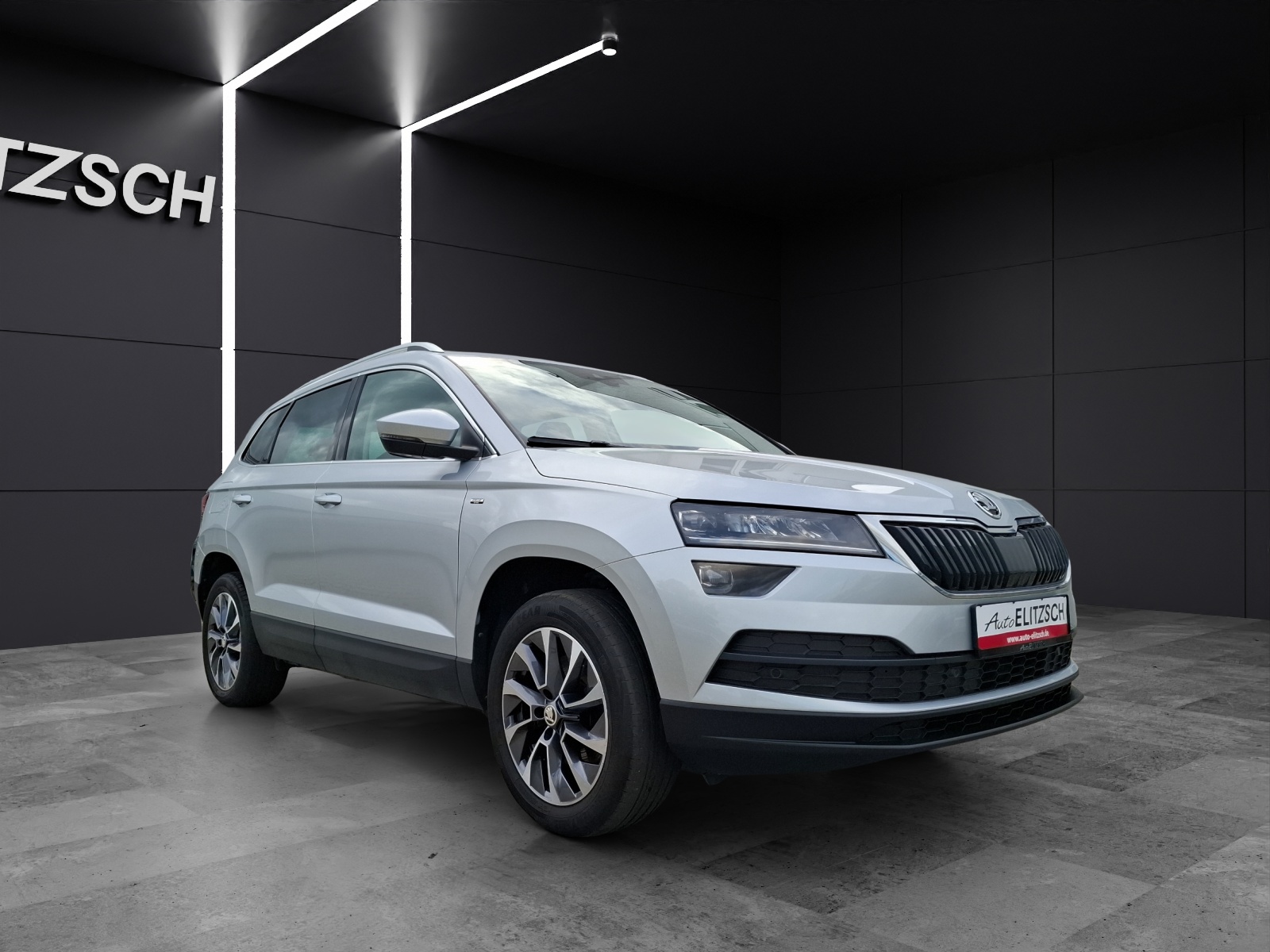 Fahrzeugabbildung SKODA Karoq TDI Drive-125 LED Navi ACC RFK SH