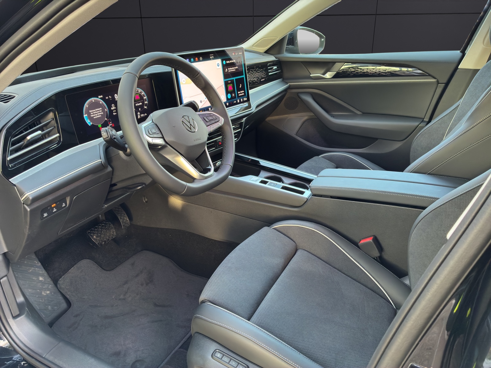 Fahrzeugabbildung Volkswagen Passat Elegance TD AHK IQ-LED Massage