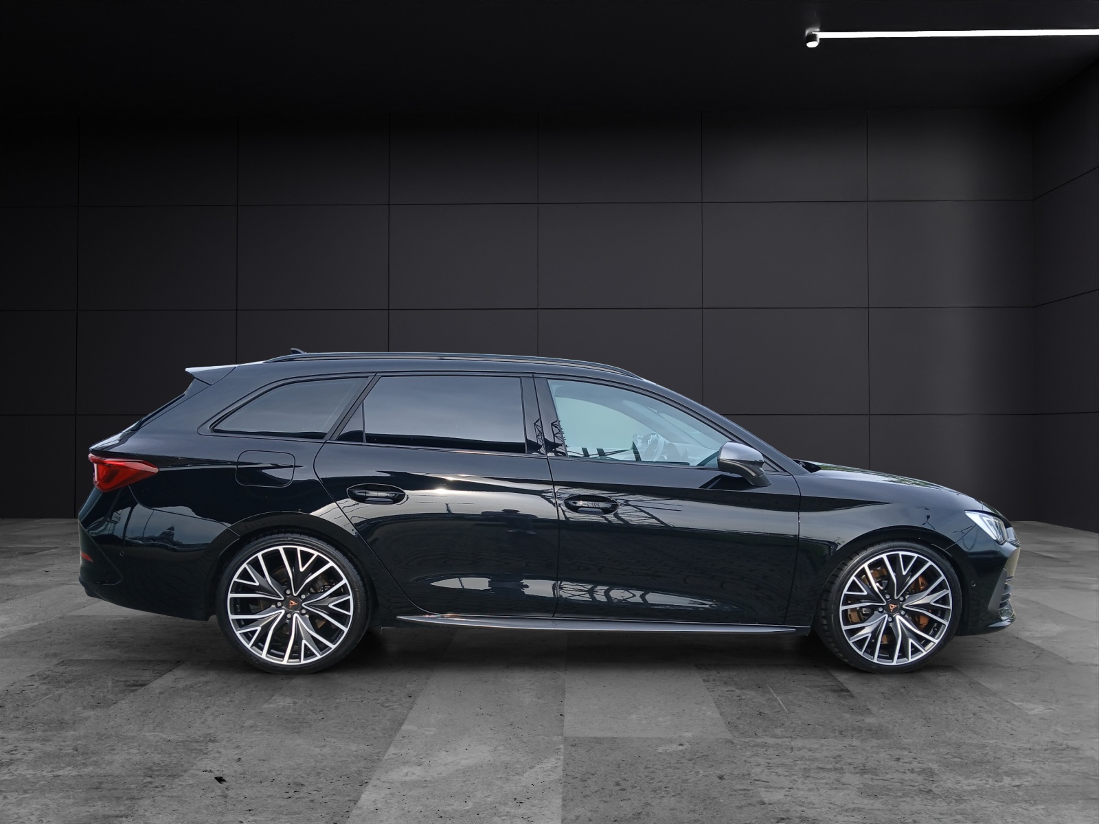 Fahrzeugabbildung CUPRA Leon Sportstourer VZ DSG 4Drive LED AHK Navi Pano Brembo ACC RFK 19