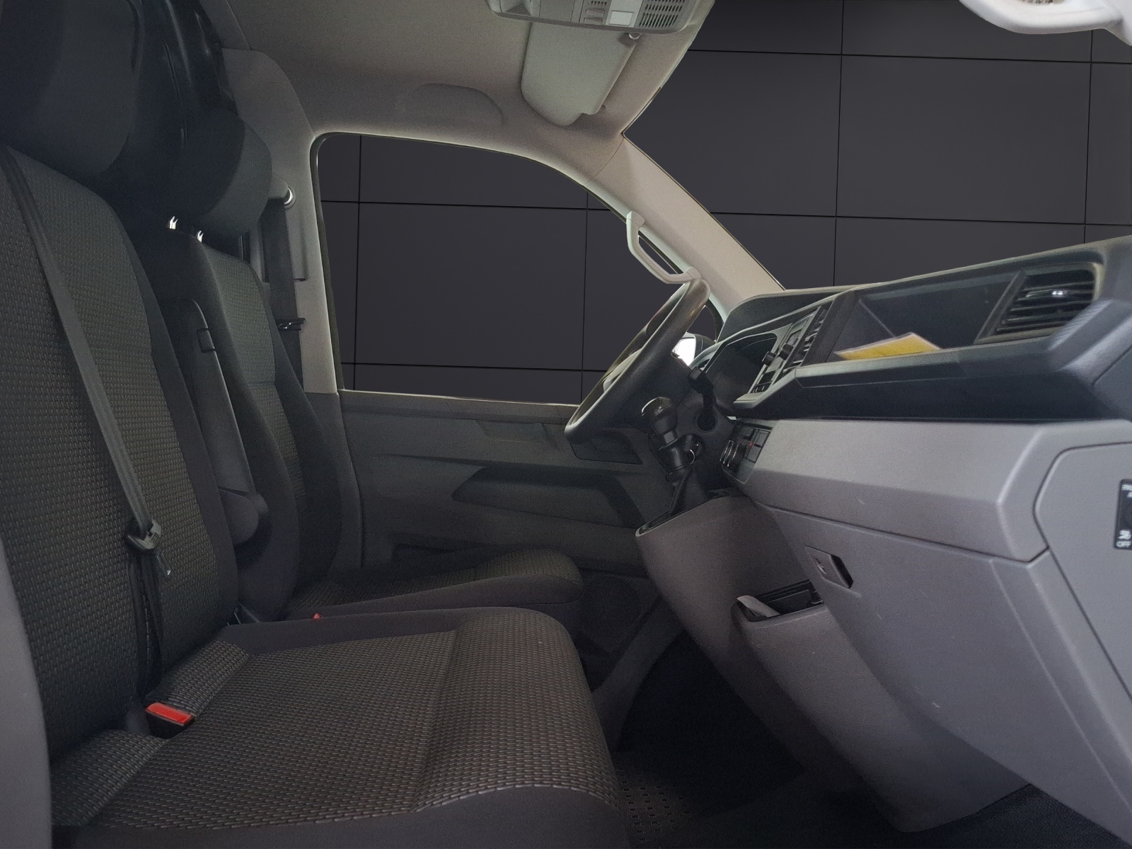 Fahrzeugabbildung Volkswagen T6 Transporter T6.1 TDI Kasten AHK Klima DAB