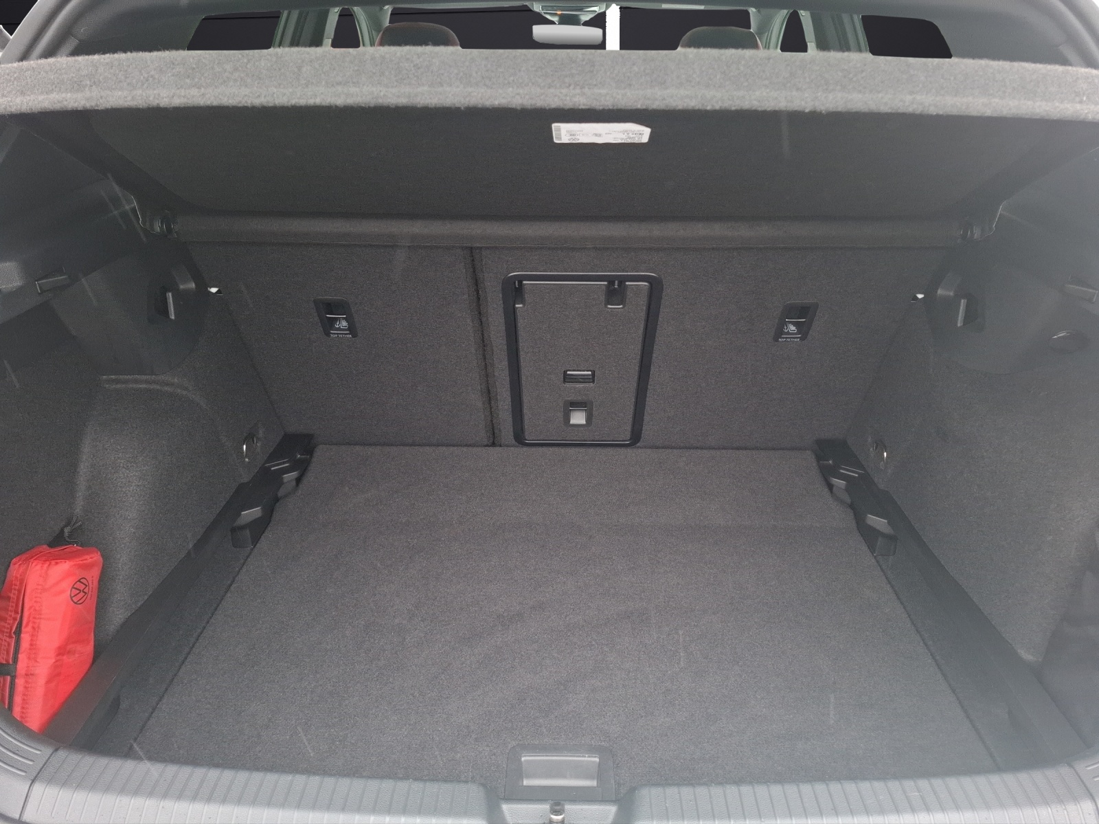 Fahrzeugabbildung Volkswagen Golf VIII GTI Clubsport DSG Matrix Navi ACC AID RFK SH HeadUp 19