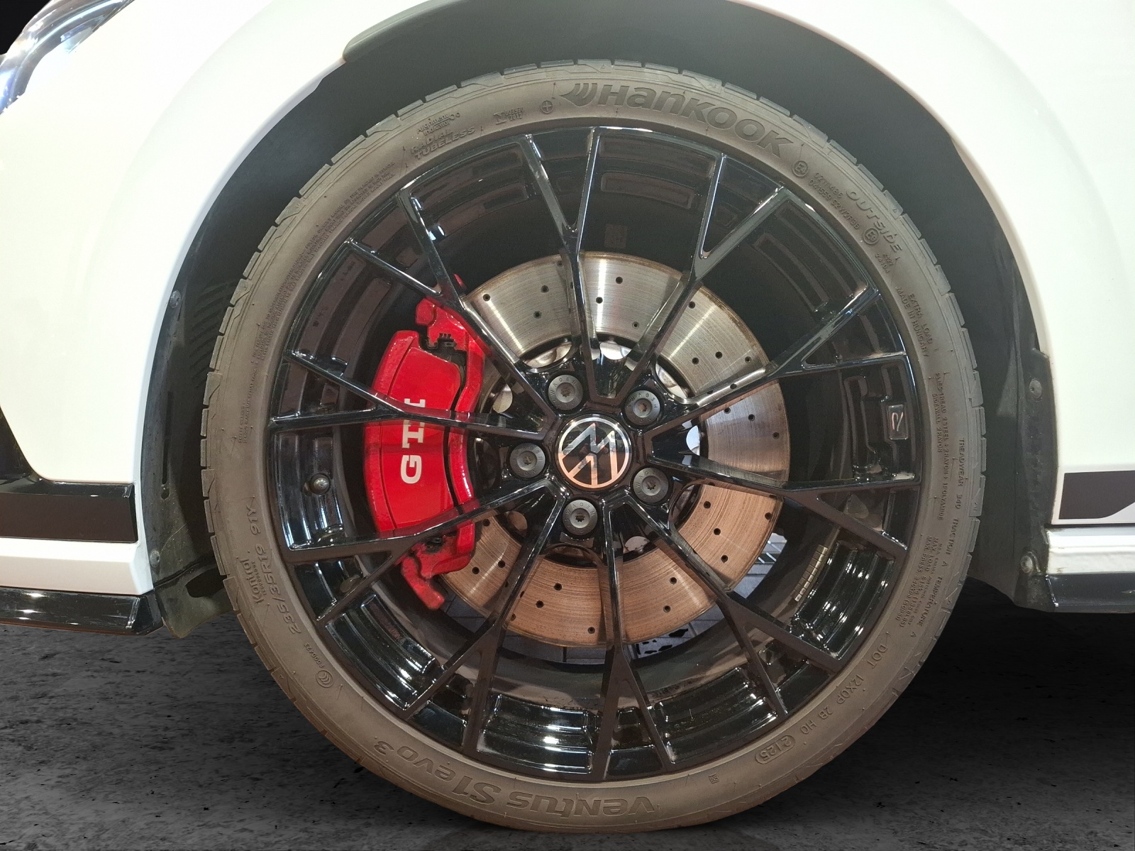 Fahrzeugabbildung Volkswagen Golf VIII GTI Clubsport DSG Matrix Navi ACC AID RFK SH HeadUp 19