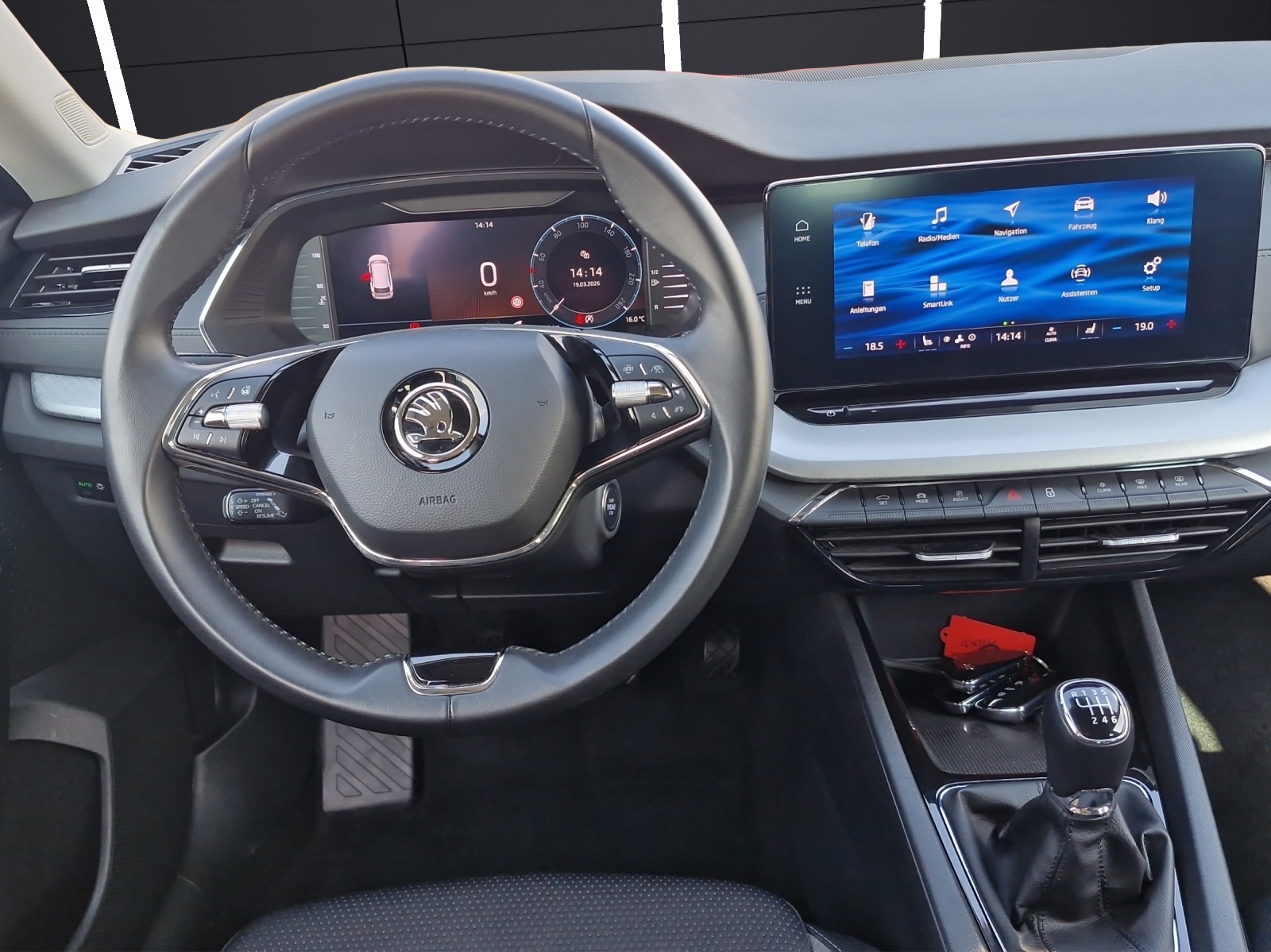 Fahrzeugabbildung SKODA Octavia Combi Ambition 2.0 TDI LED Navi AHZ SH ACC VC