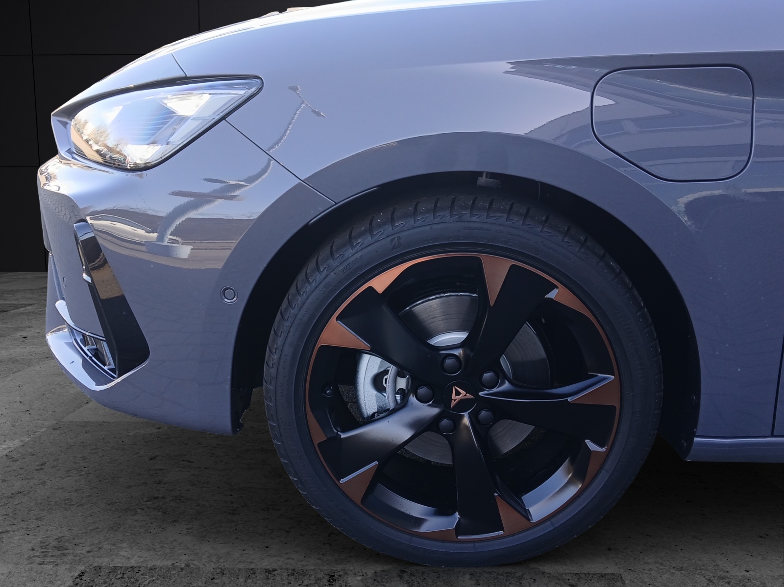 Fahrzeugabbildung CUPRA Leon Sportstourer 1.5 e-Hybrid AHK EdgeP.Navi