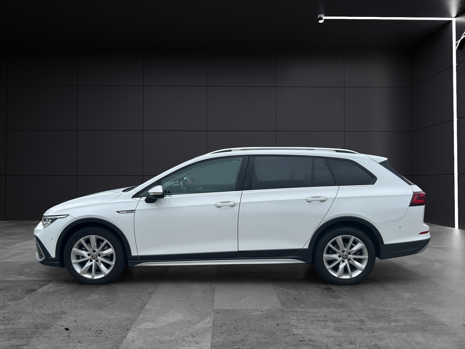 Fahrzeugabbildung Volkswagen Golf VIII Variant Alltrack TDI DSG IQ Light ACC 4M AHK STH SH LRHzg. RFK AppConnect Ambiente Navi Klima