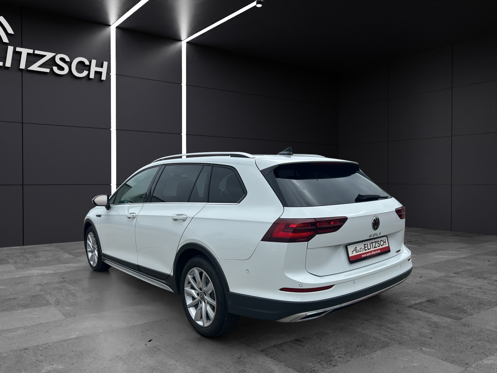 Fahrzeugabbildung Volkswagen Golf VIII Variant Alltrack TDI DSG IQ Light ACC 4M AHK STH SH LRHzg. RFK AppConnect Ambiente Navi Klima