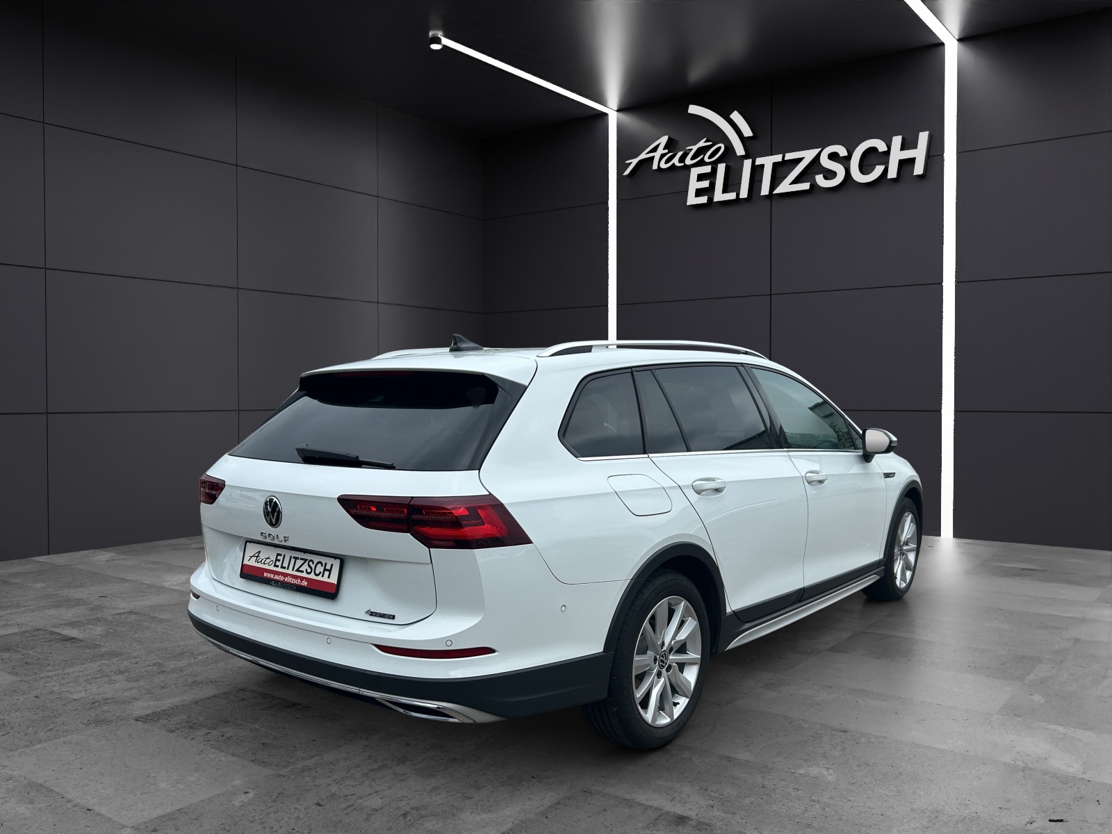 Fahrzeugabbildung Volkswagen Golf VIII Variant Alltrack TDI DSG IQ Light ACC 4M AHK STH SH LRHzg. RFK AppConnect Ambiente Navi Klima