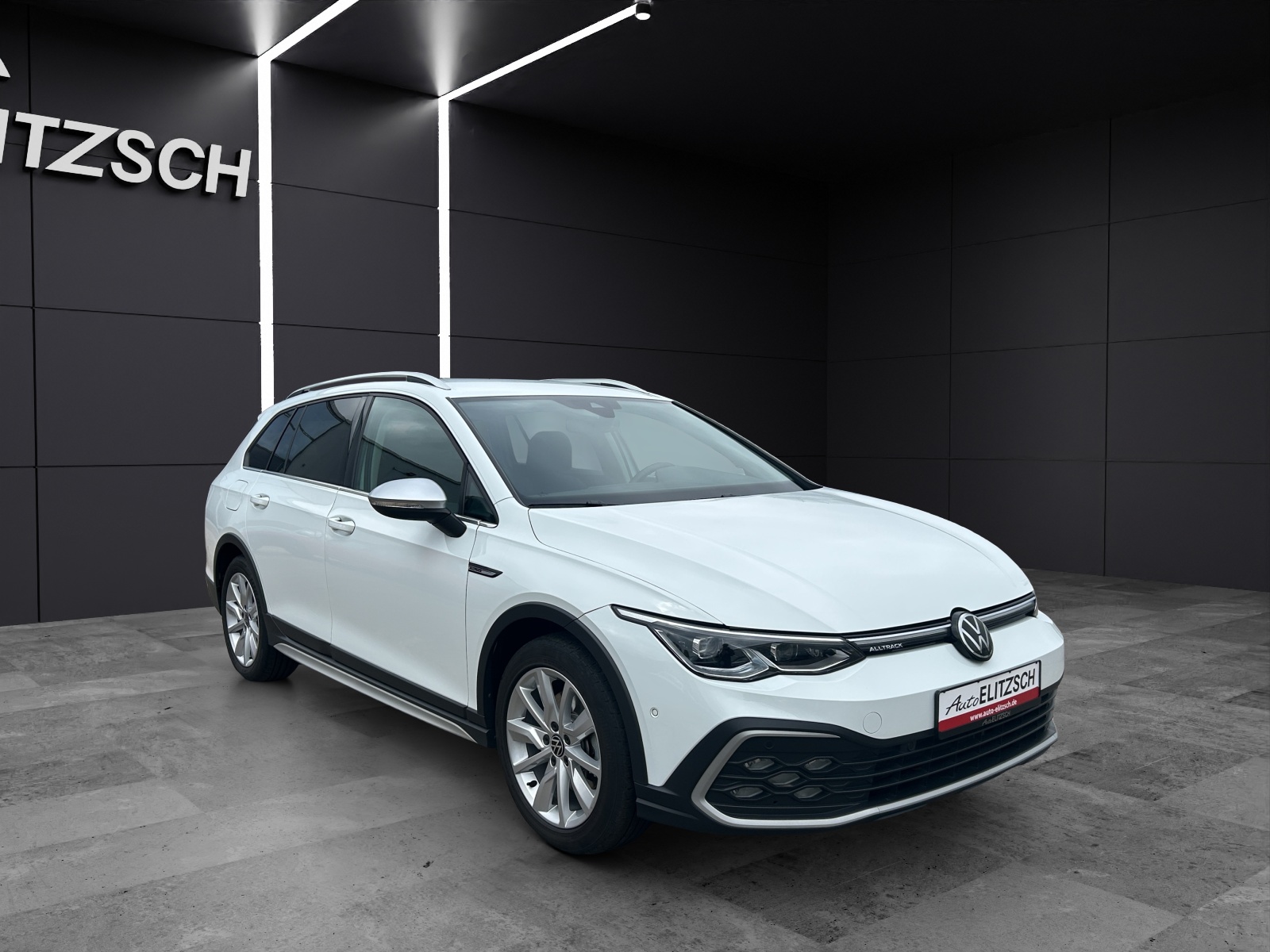 Fahrzeugabbildung Volkswagen Golf VIII Variant Alltrack TDI DSG IQ Light ACC 4M AHK STH SH LRHzg. RFK AppConnect Ambiente Navi Klima