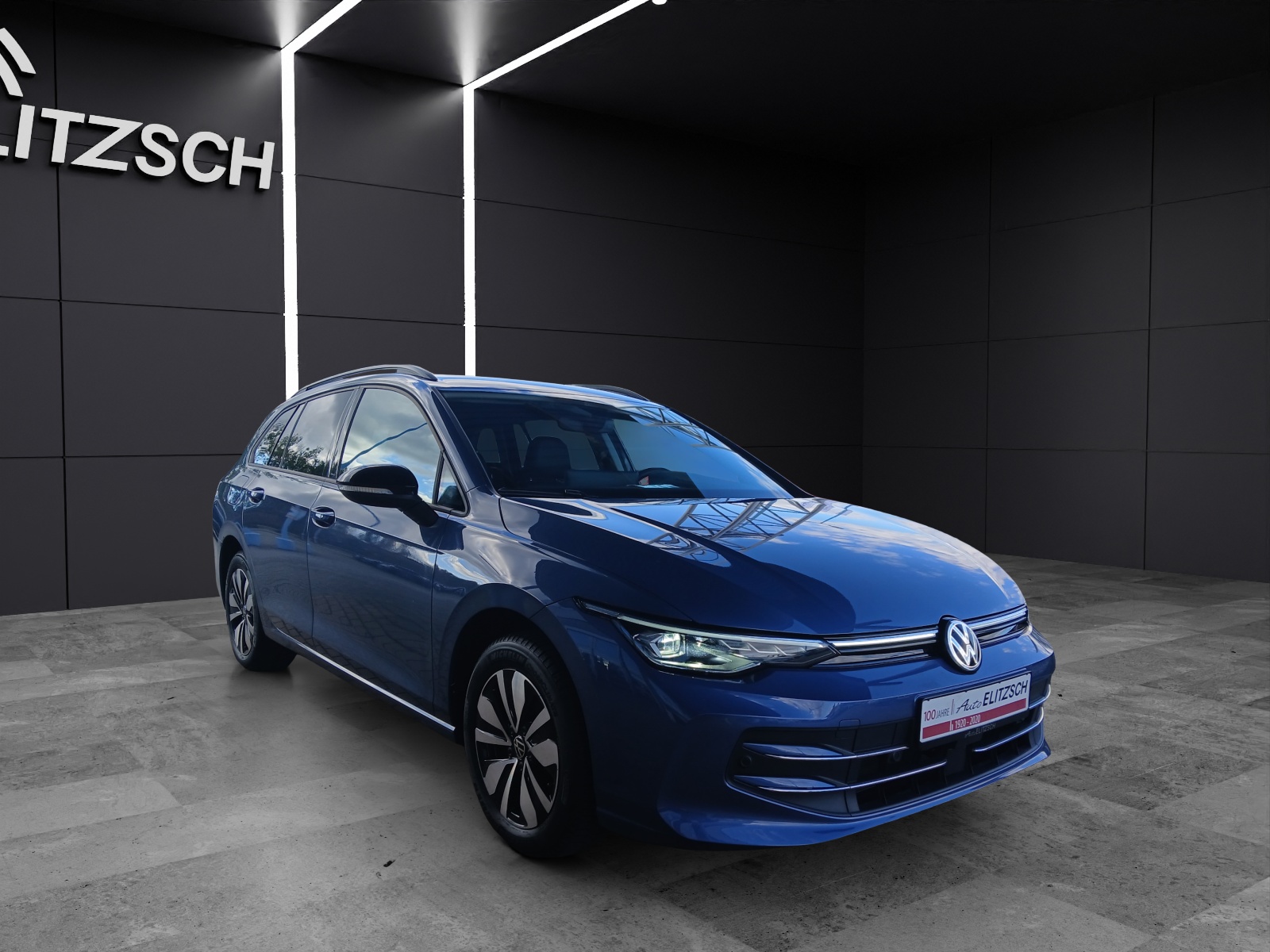 Fahrzeugabbildung Volkswagen Golf VIII Variant TSI Goal LED AHK Navi AID ACC RFK SH