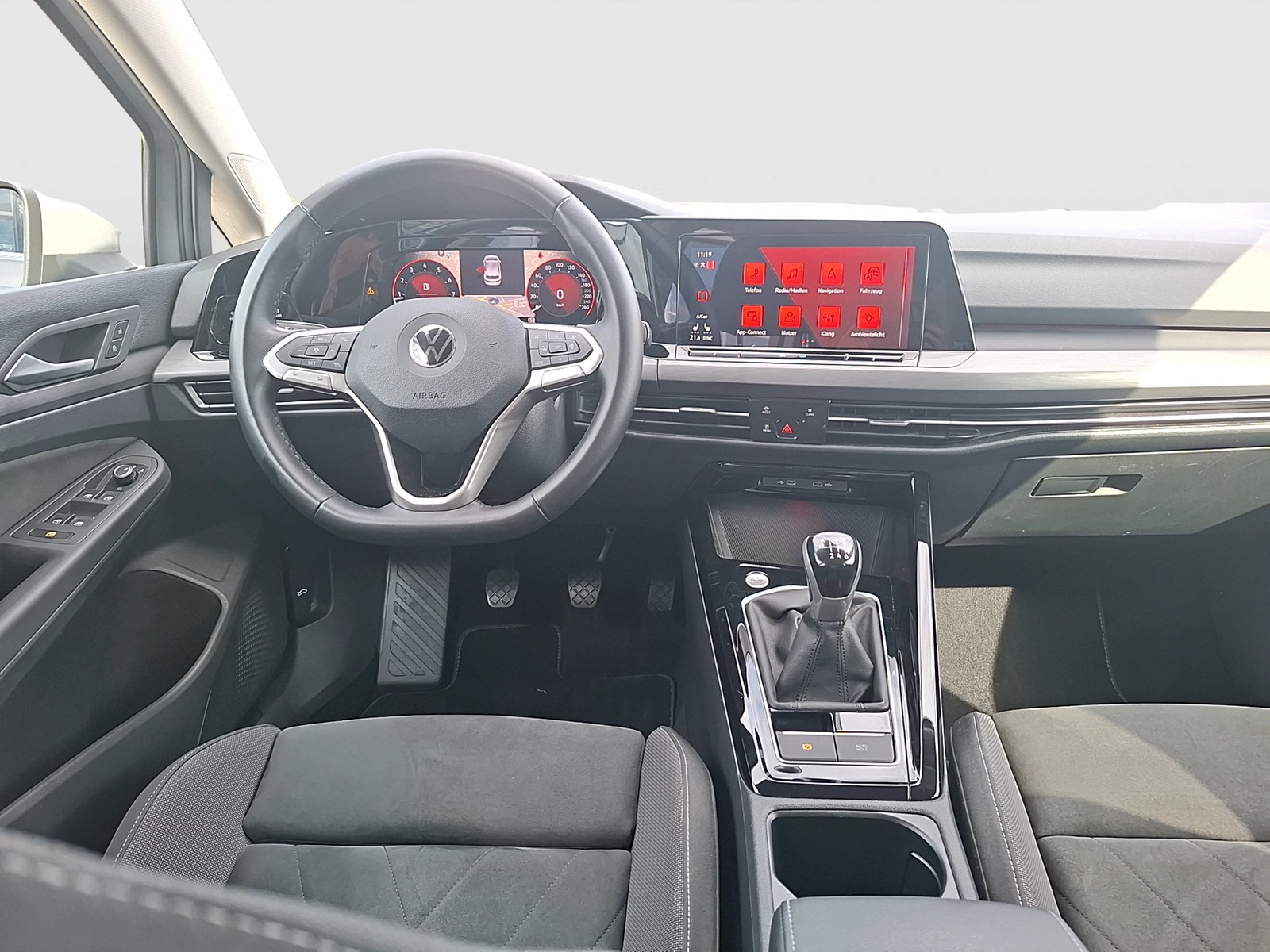 Fahrzeugabbildung Volkswagen Golf VIII TSI Style LEDplus Navi AID ACC RFK SH