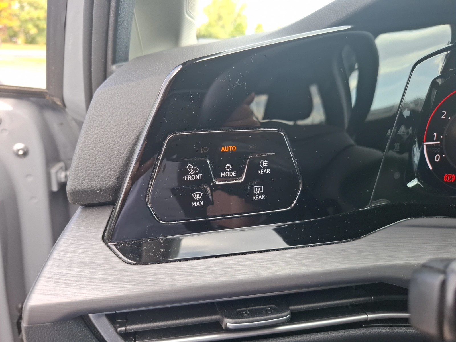 Fahrzeugabbildung Volkswagen Golf VIII TSI Style LEDplus Navi AID ACC RFK SH