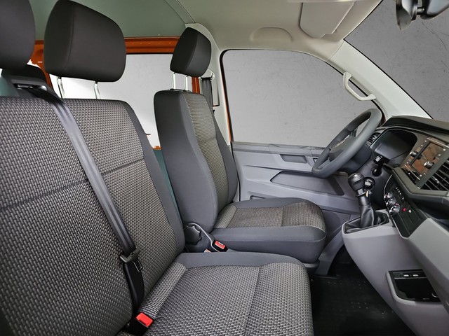 Fahrzeugabbildung Volkswagen T6 Kombi T6.1 TDI 9- Sitzer KLIMA AHK RFK SITZH.