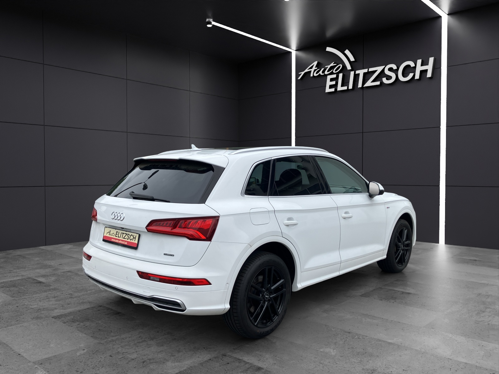 Fahrzeugabbildung Audi Q5 40 TDI quattro S-Line Matrix Navi ACC STHZ SHZ